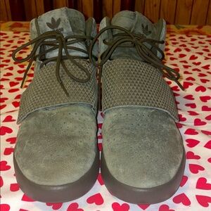 Army green tubular invader adidas (10.5)